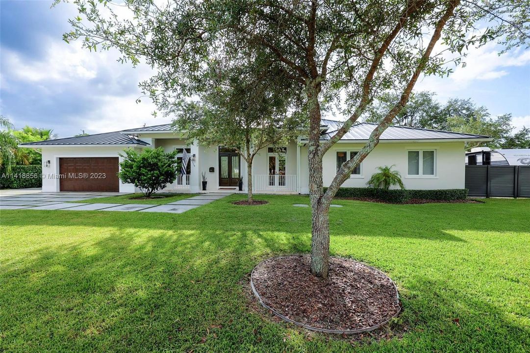 Vendido Recientemente: $2,600,000 (4 camas, 4 baños, 3054 Pies cuadrados)