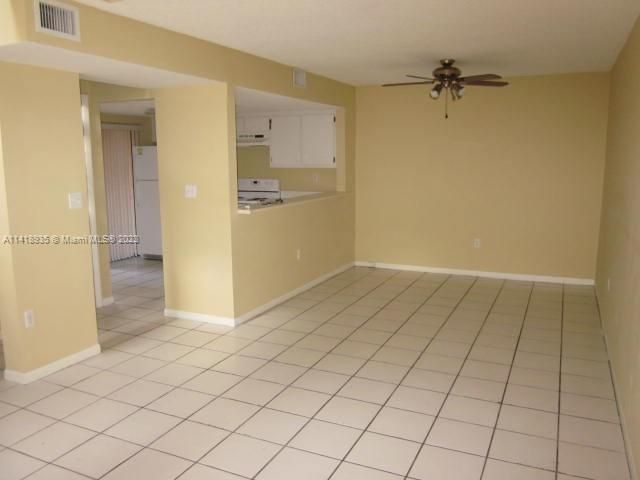 Recently Rented: $2,450 (2 beds, 1 baths, 1050 Square Feet)