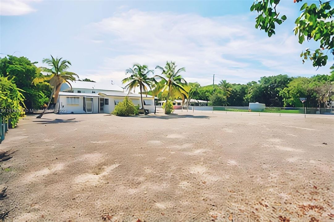 15,000 SF Lot