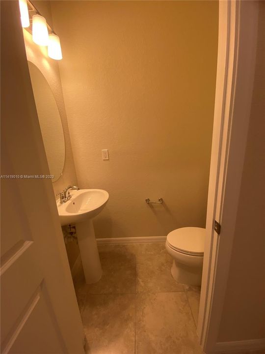 最近租的: $3,500 (3 贝兹, 2 浴室, 2122 平方英尺)