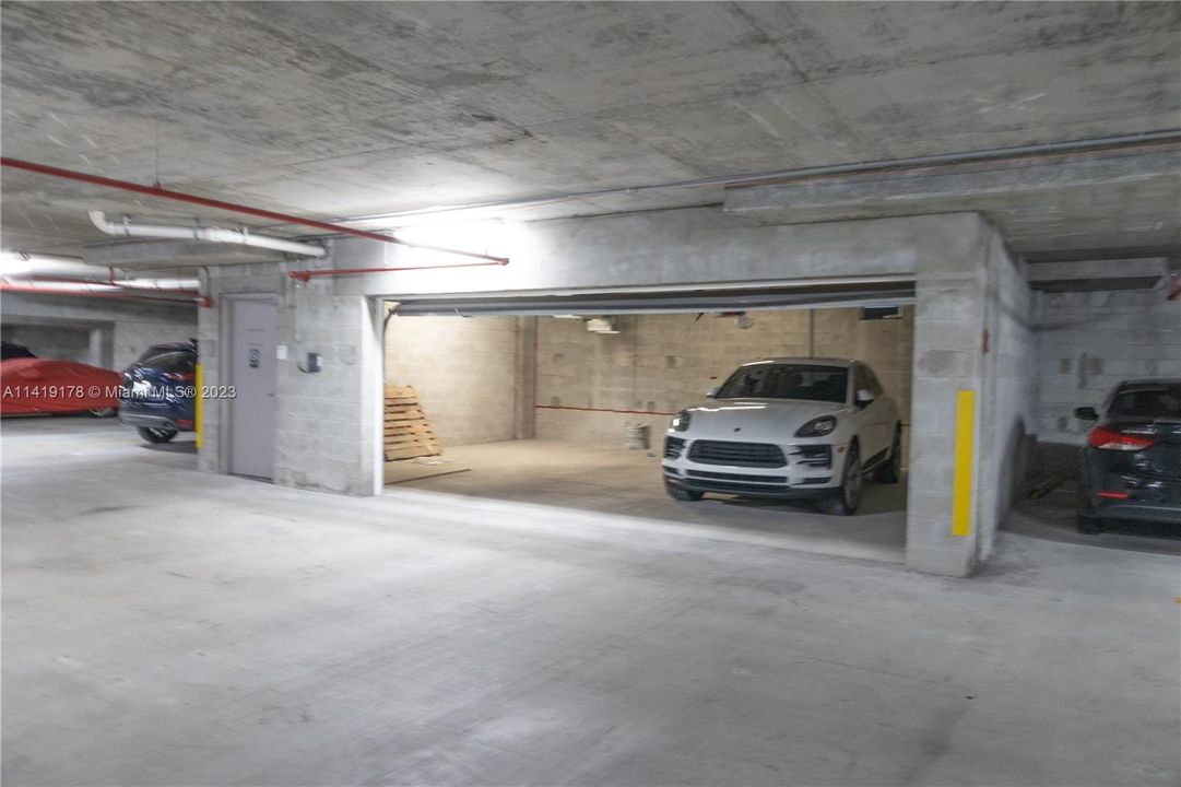 enclosed 2.5 car garage