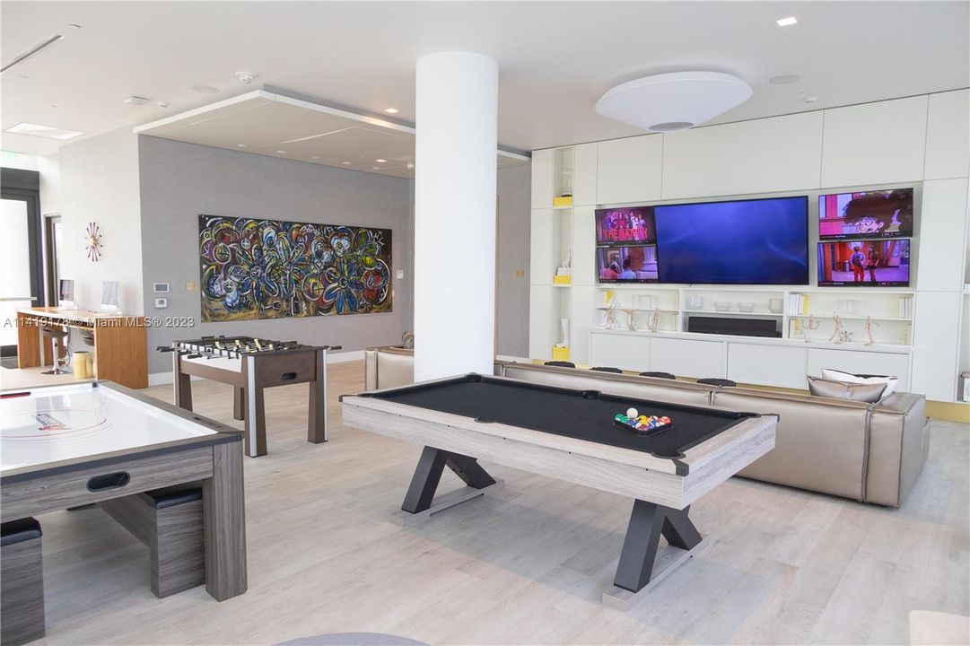 Недавно продано: $3,400,000 (3 спален, 4 ванн, 2918 Квадратных фут)