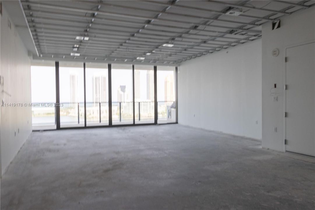 Недавно продано: $3,400,000 (3 спален, 4 ванн, 2918 Квадратных фут)