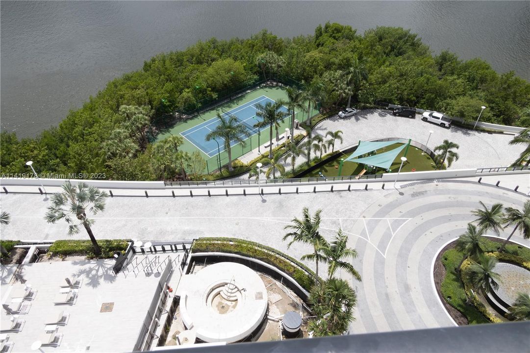 Недавно продано: $3,400,000 (3 спален, 4 ванн, 2918 Квадратных фут)