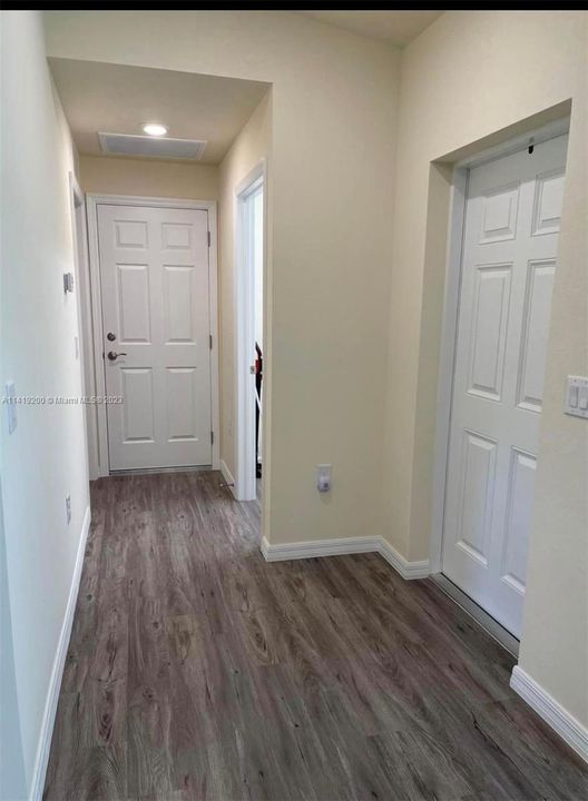 Recently Rented: $1,900 (3 beds, 2 baths, 1212 Square Feet)