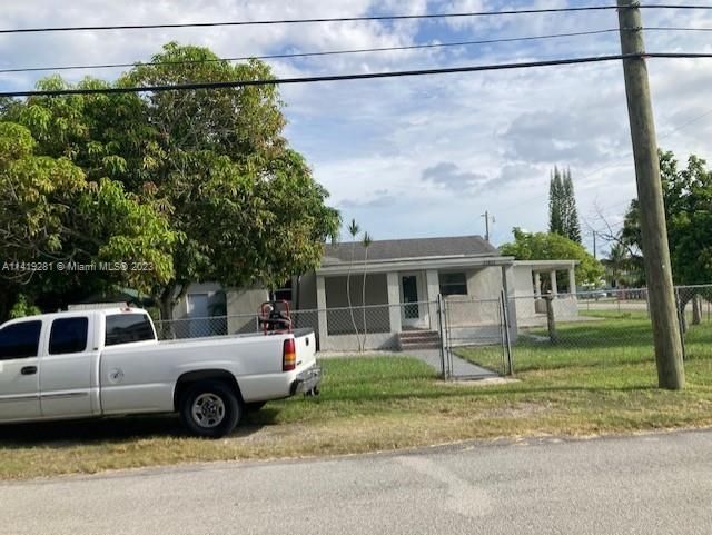 Recently Sold: $479,000 (4 beds, 3 baths, 1434 Square Feet)