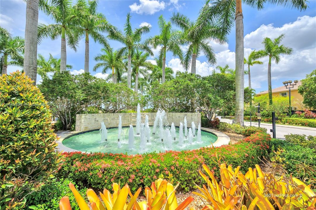 最近售出: $1,975,000 (6 贝兹, 5 浴室, 4270 平方英尺)