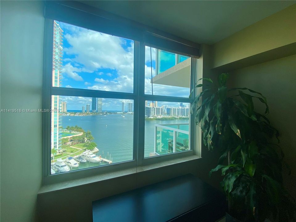 Recently Sold: $1,069,000 (2 beds, 2 baths, 2020 Square Feet)