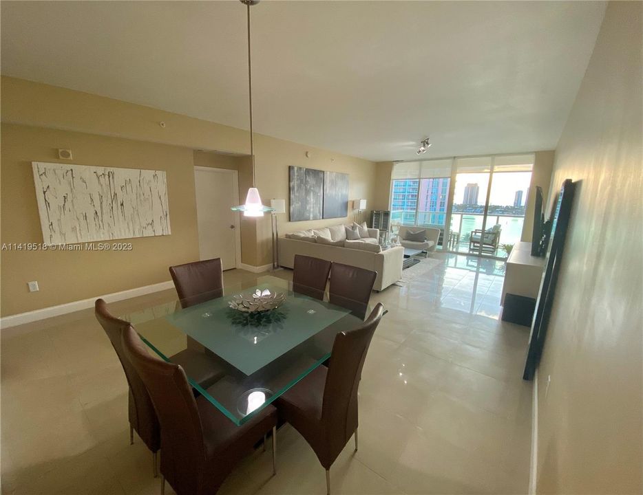Recently Sold: $1,069,000 (2 beds, 2 baths, 2020 Square Feet)