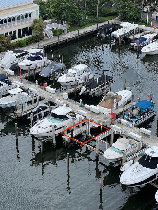 BOAT SLIP/W LIFT SOLD WITH UNIT