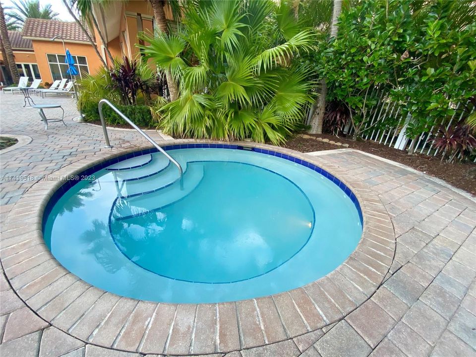 Recently Sold: $1,069,000 (2 beds, 2 baths, 2020 Square Feet)