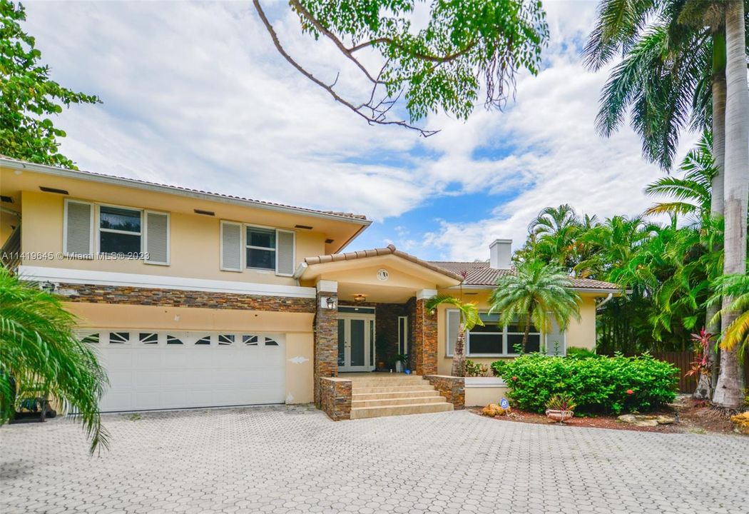 Recently Sold: $7,500,000 (4 beds, 4 baths, 4122 Square Feet)
