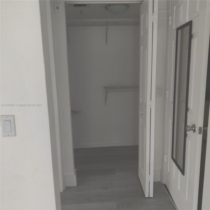 Recently Rented: $1,950 (1 beds, 1 baths, 817 Square Feet)