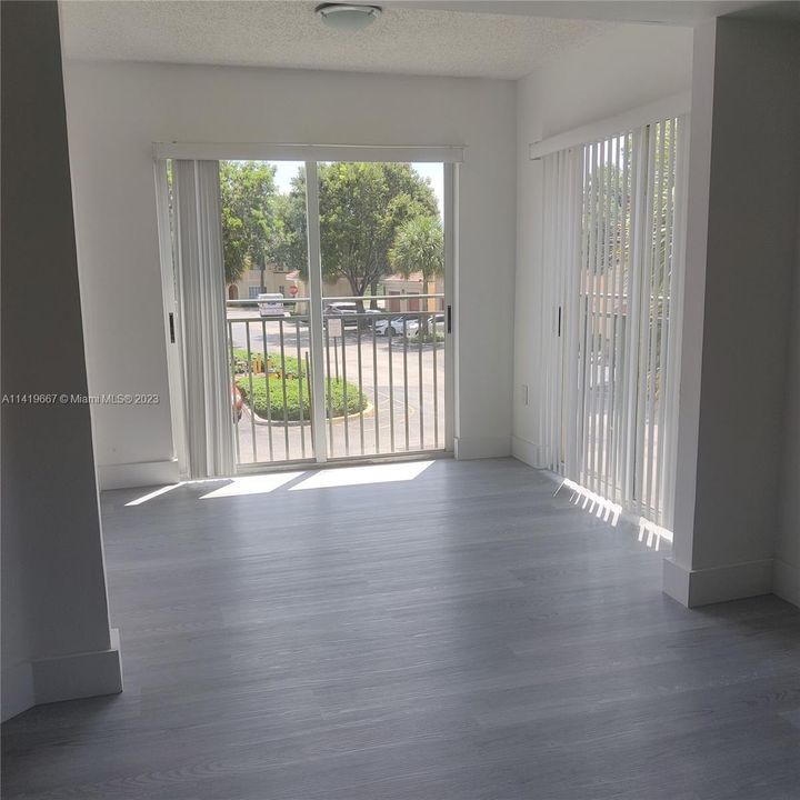 Recently Rented: $1,950 (1 beds, 1 baths, 817 Square Feet)