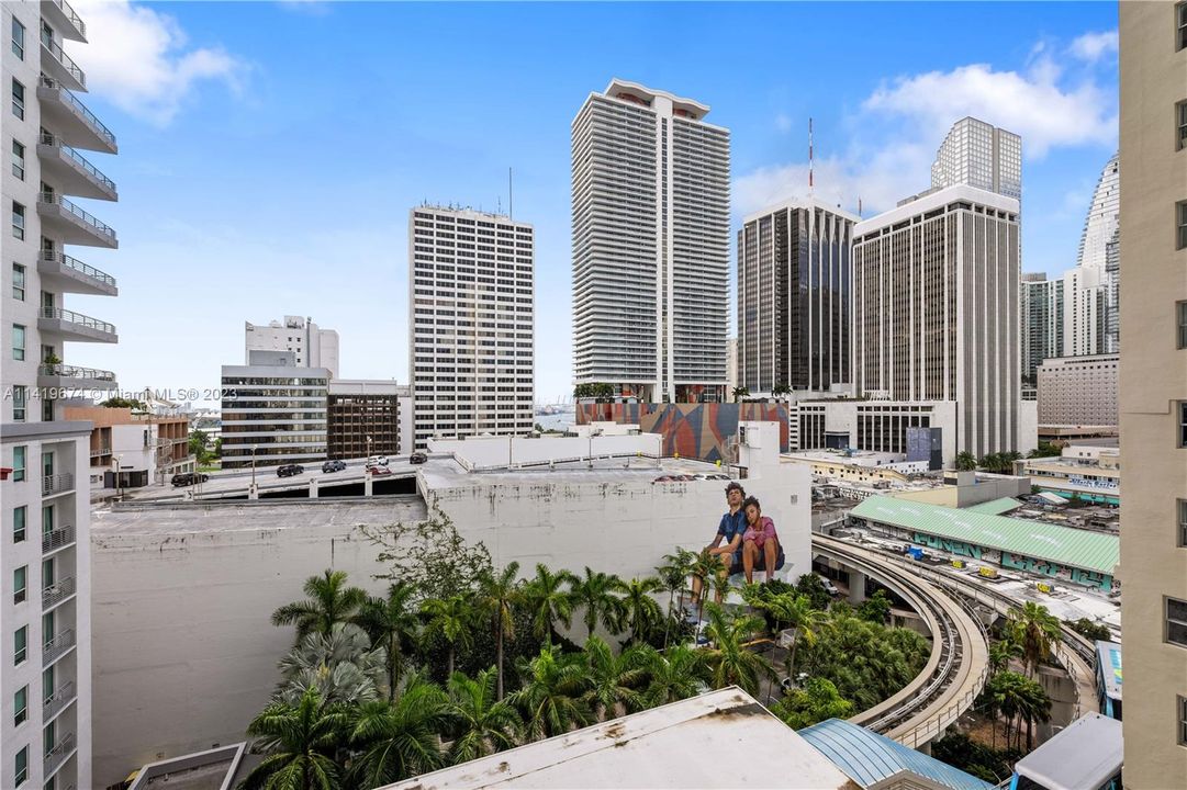 Недавно продано: $440,000 (2 спален, 2 ванн, 1036 Квадратных фут)