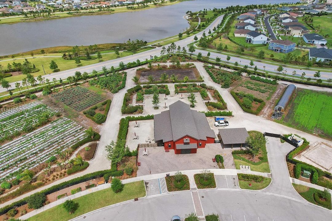 最近租的: $5,000 (5 贝兹, 4 浴室, 3360 平方英尺)