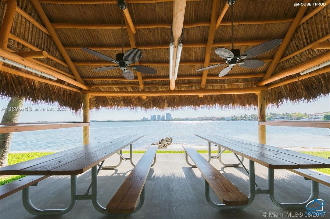 Tiki hut with BBQ by the bay