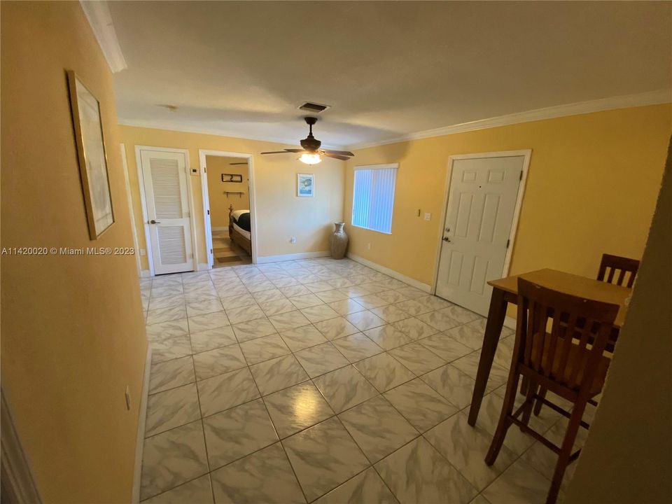 Recently Sold: $585,000 (6 beds, 4 baths, 3662 Square Feet)