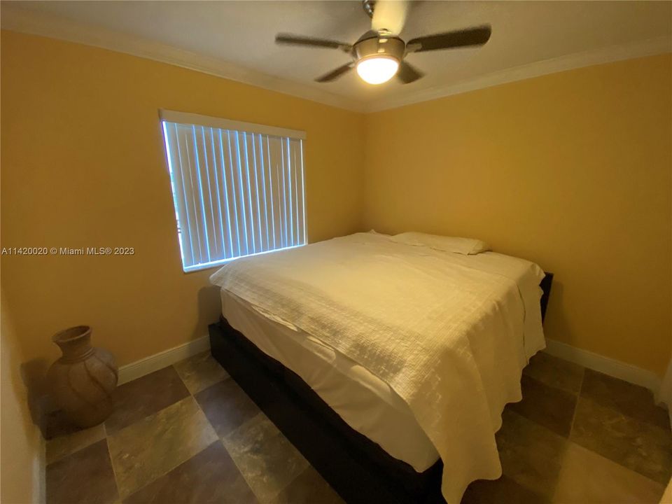 Recently Sold: $585,000 (6 beds, 4 baths, 3662 Square Feet)