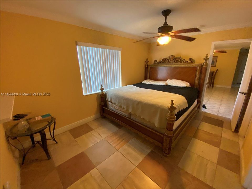 Recently Sold: $585,000 (6 beds, 4 baths, 3662 Square Feet)