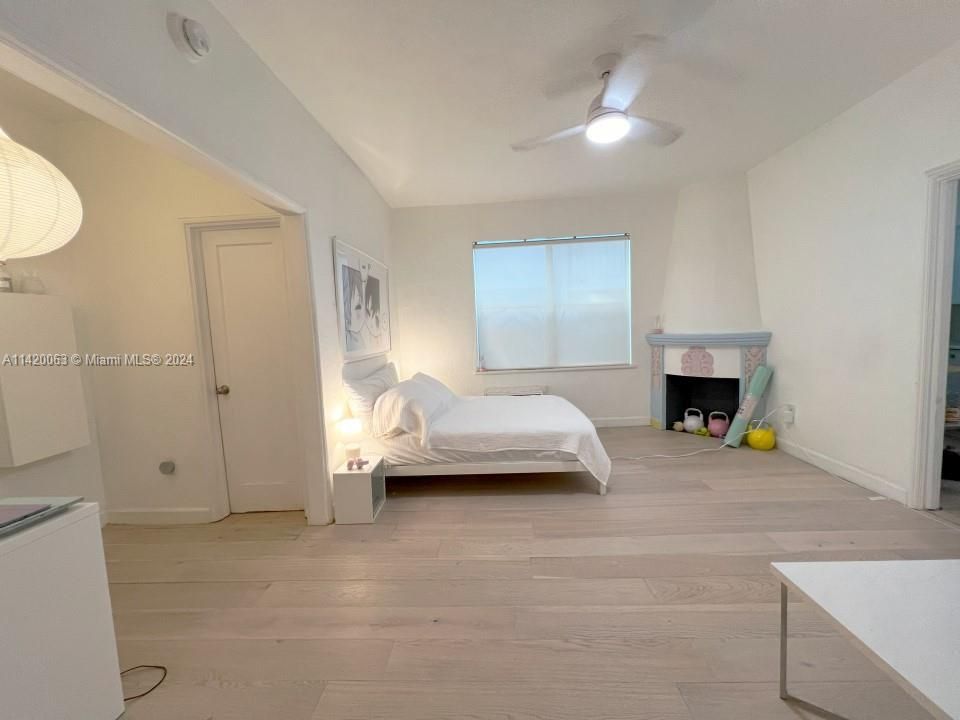 Недавно продано: $189,900 (1 спален, 1 ванн, 420 Квадратных фут)