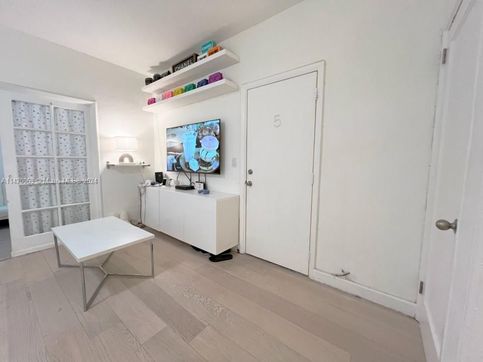 Недавно продано: $189,900 (1 спален, 1 ванн, 420 Квадратных фут)