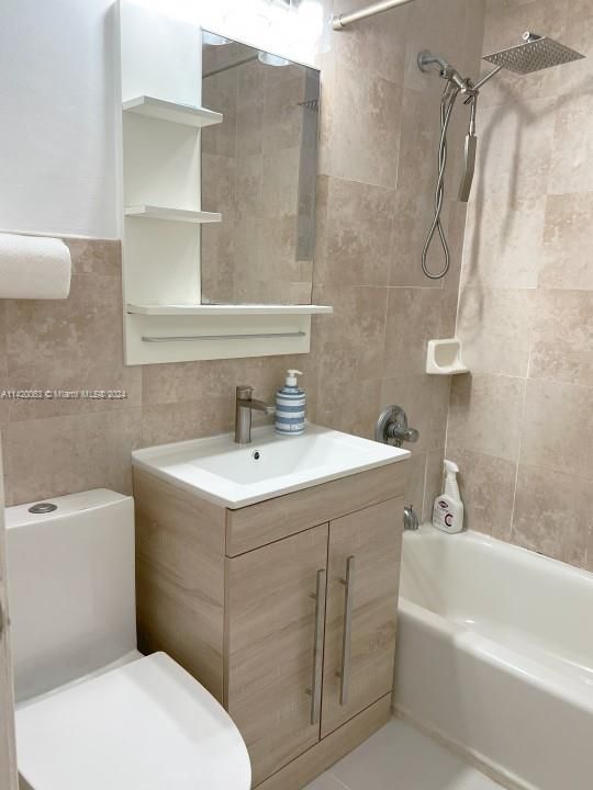 Недавно продано: $189,900 (1 спален, 1 ванн, 420 Квадратных фут)