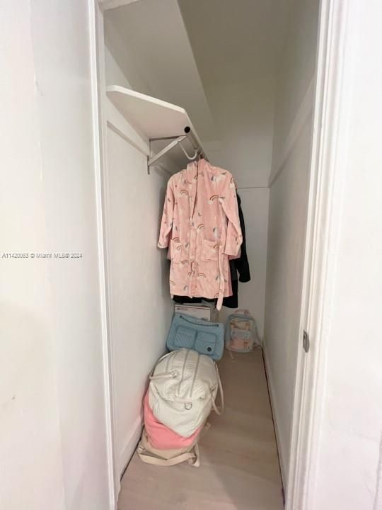 Недавно продано: $189,900 (1 спален, 1 ванн, 420 Квадратных фут)