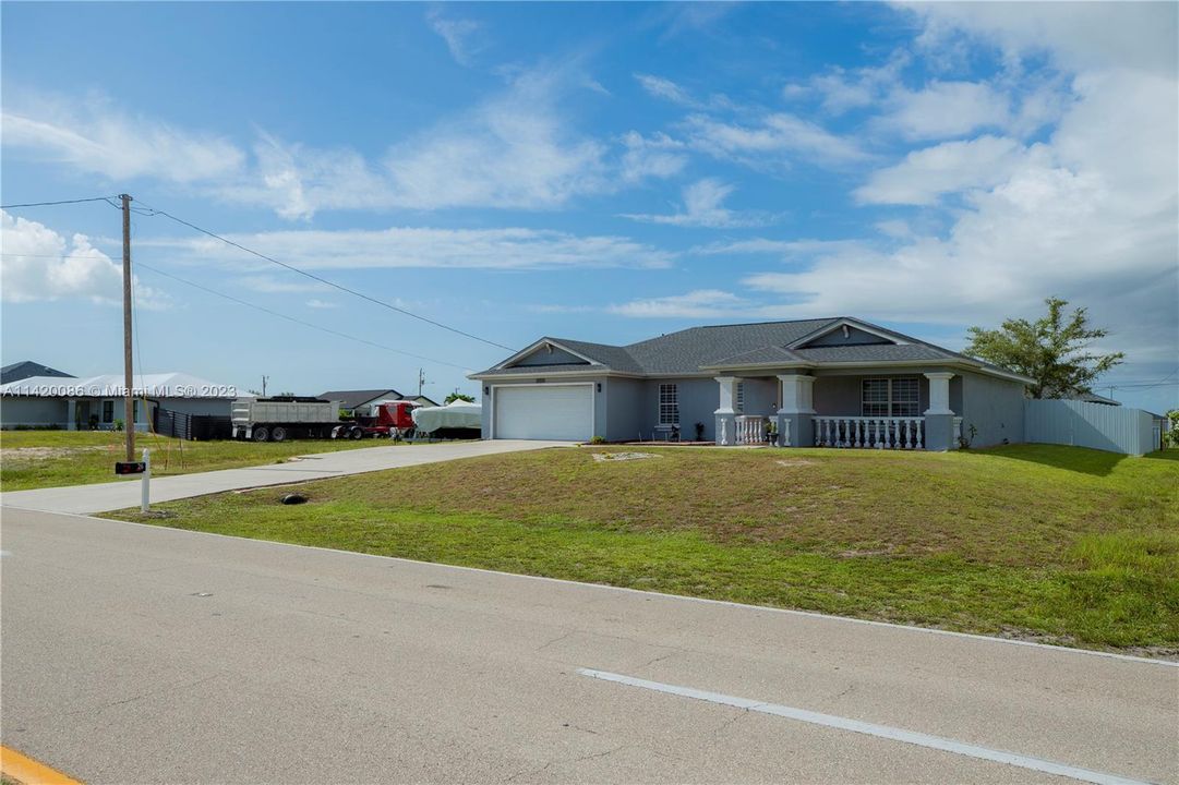 最近售出: $380,000 (3 贝兹, 2 浴室, 0 平方英尺)