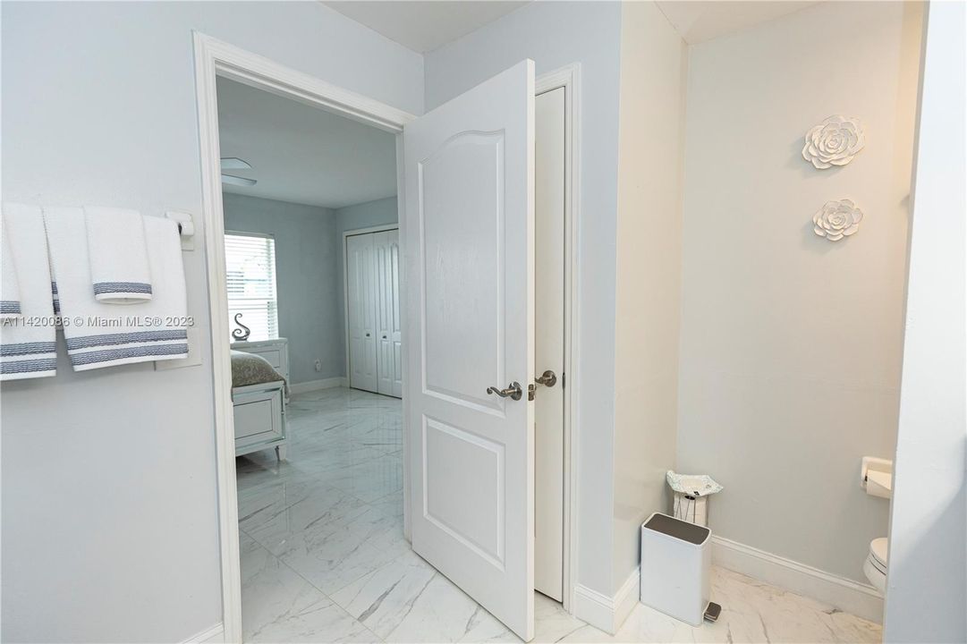 最近售出: $380,000 (3 贝兹, 2 浴室, 0 平方英尺)