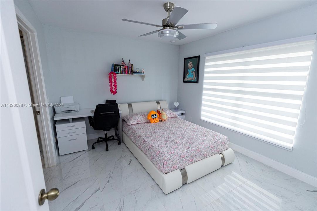 最近售出: $380,000 (3 贝兹, 2 浴室, 0 平方英尺)