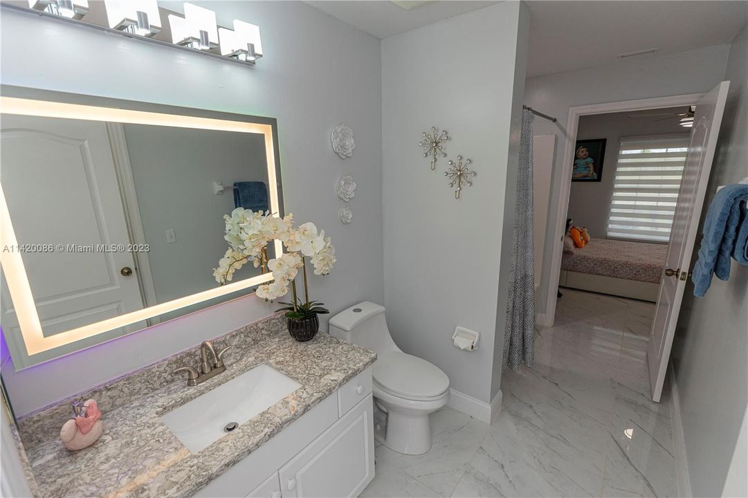 最近售出: $380,000 (3 贝兹, 2 浴室, 0 平方英尺)