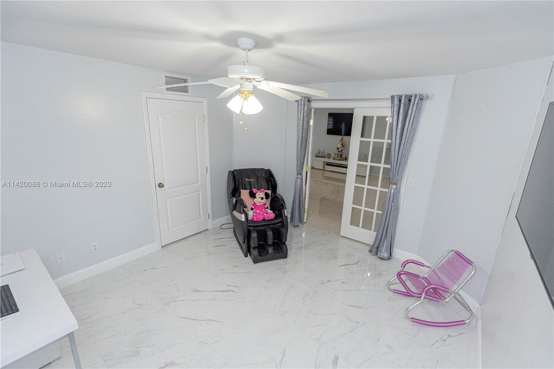 最近售出: $380,000 (3 贝兹, 2 浴室, 0 平方英尺)