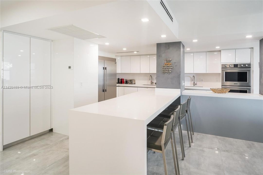 Recently Sold: $1,800,000 (2 beds, 2 baths, 1688 Square Feet)