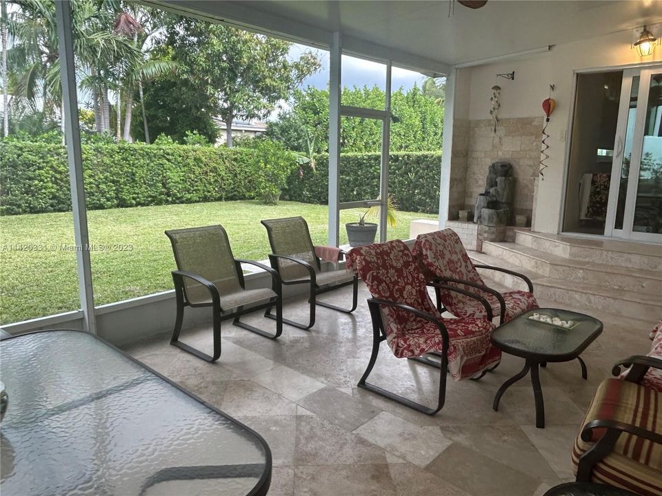 Recently Rented: $5,500 (3 beds, 2 baths, 1338 Square Feet)