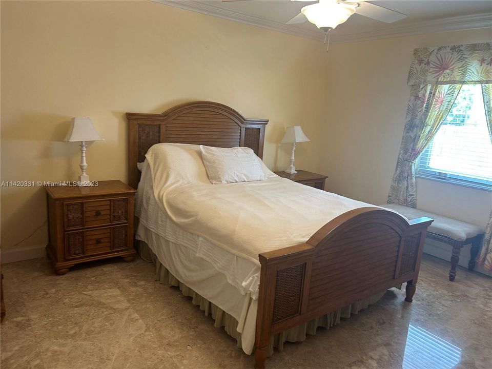 Recently Rented: $5,500 (3 beds, 2 baths, 1338 Square Feet)