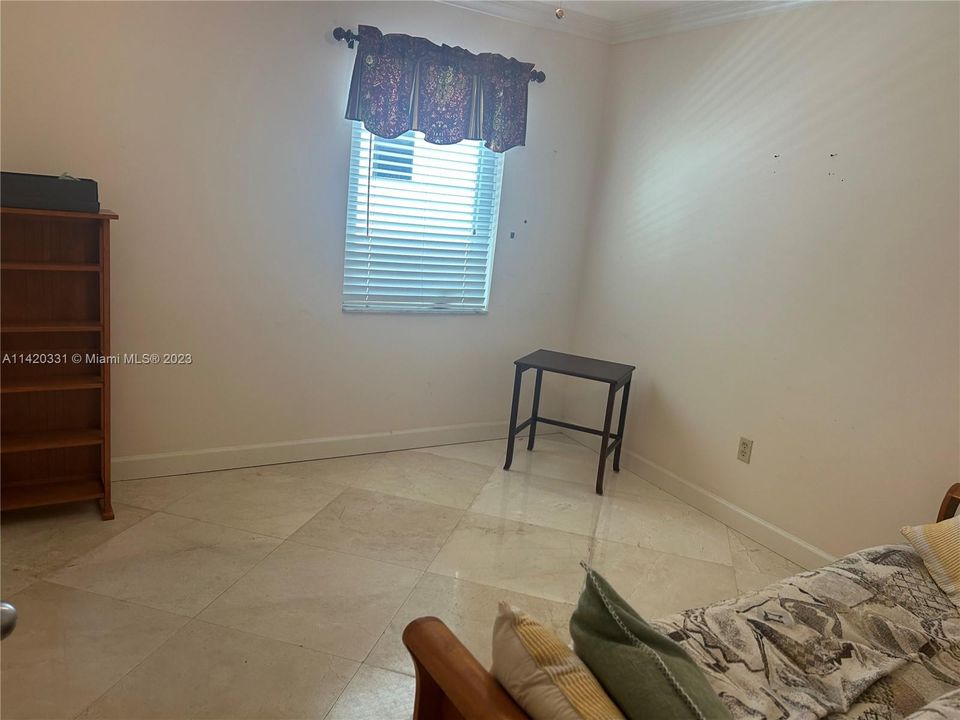 Recently Rented: $5,500 (3 beds, 2 baths, 1338 Square Feet)