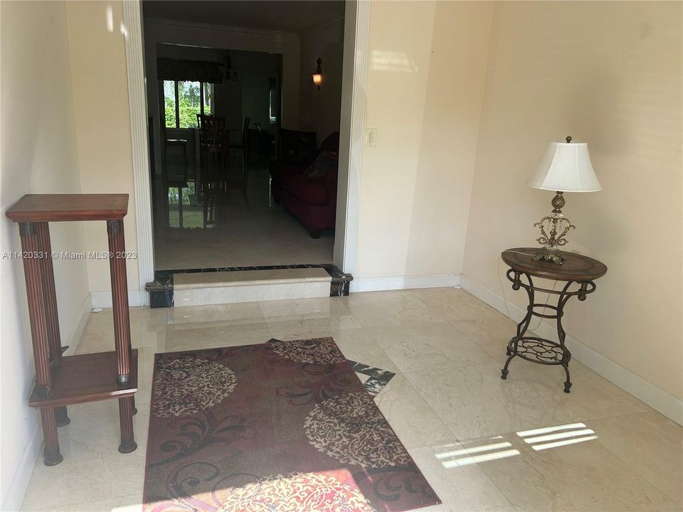 Recently Rented: $5,500 (3 beds, 2 baths, 1338 Square Feet)