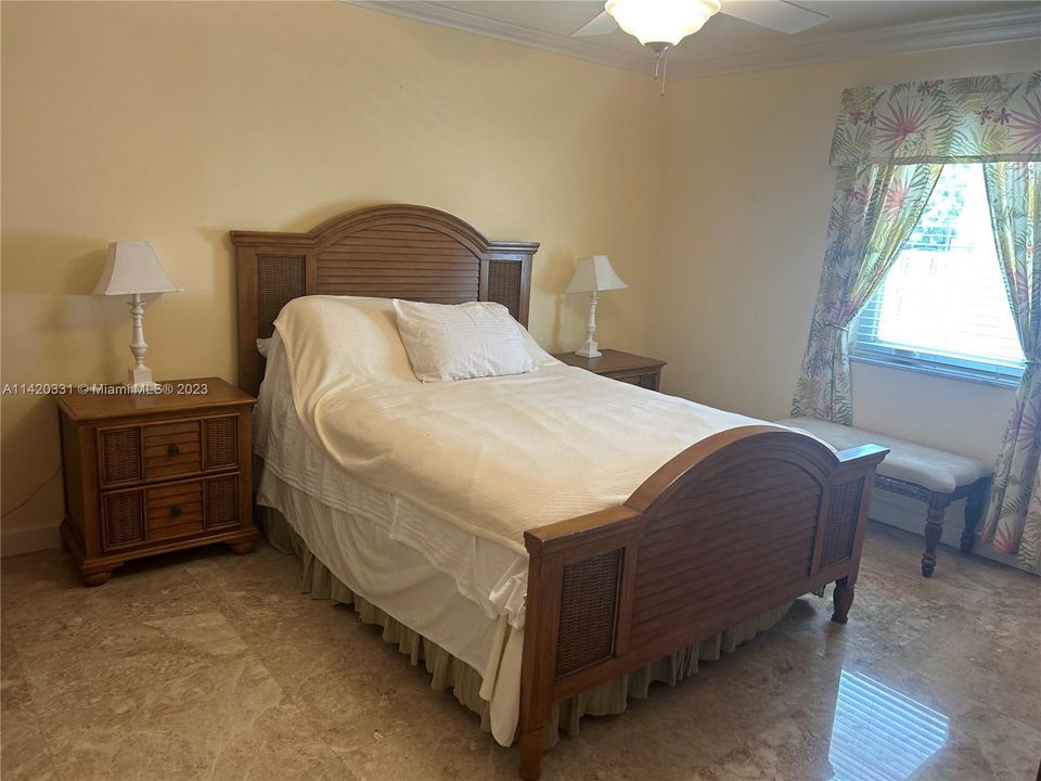 Recently Rented: $5,500 (3 beds, 2 baths, 1338 Square Feet)