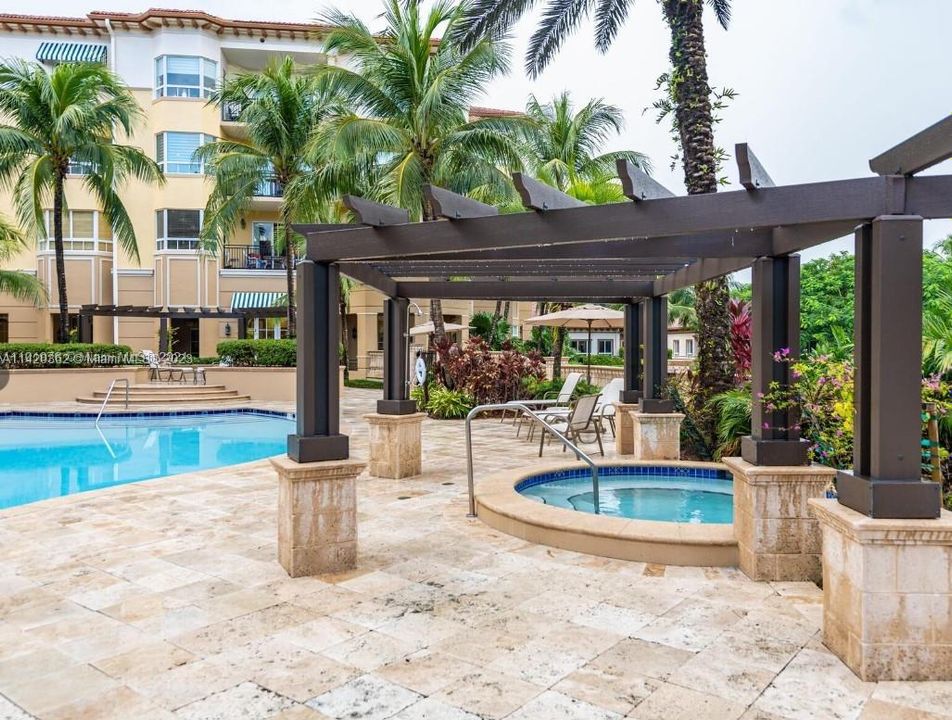 Recently Sold: $589,000 (2 beds, 2 baths, 1529 Square Feet)