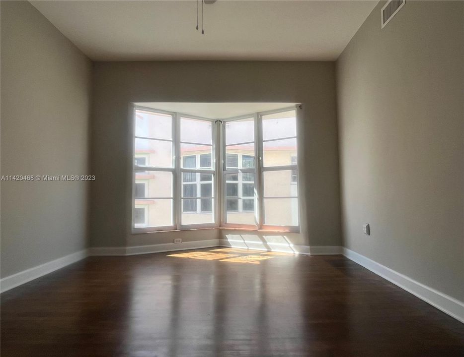 Недавно продано: $249,500 (1 спален, 1 ванн, 500 Квадратных фут)