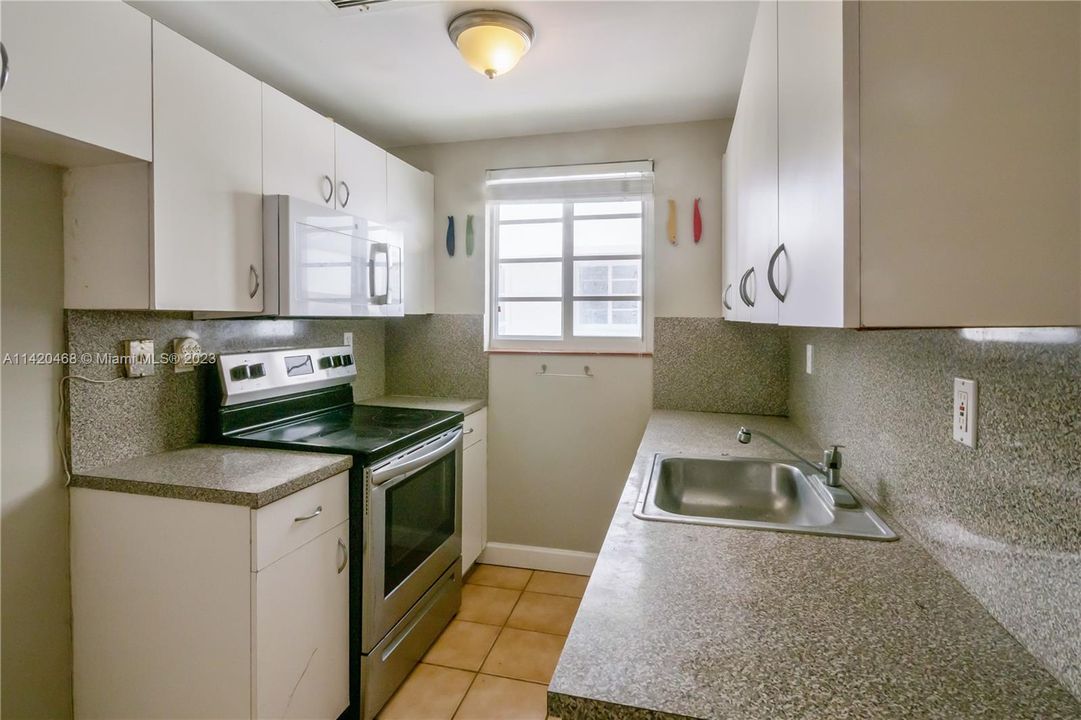 Недавно продано: $249,500 (1 спален, 1 ванн, 500 Квадратных фут)