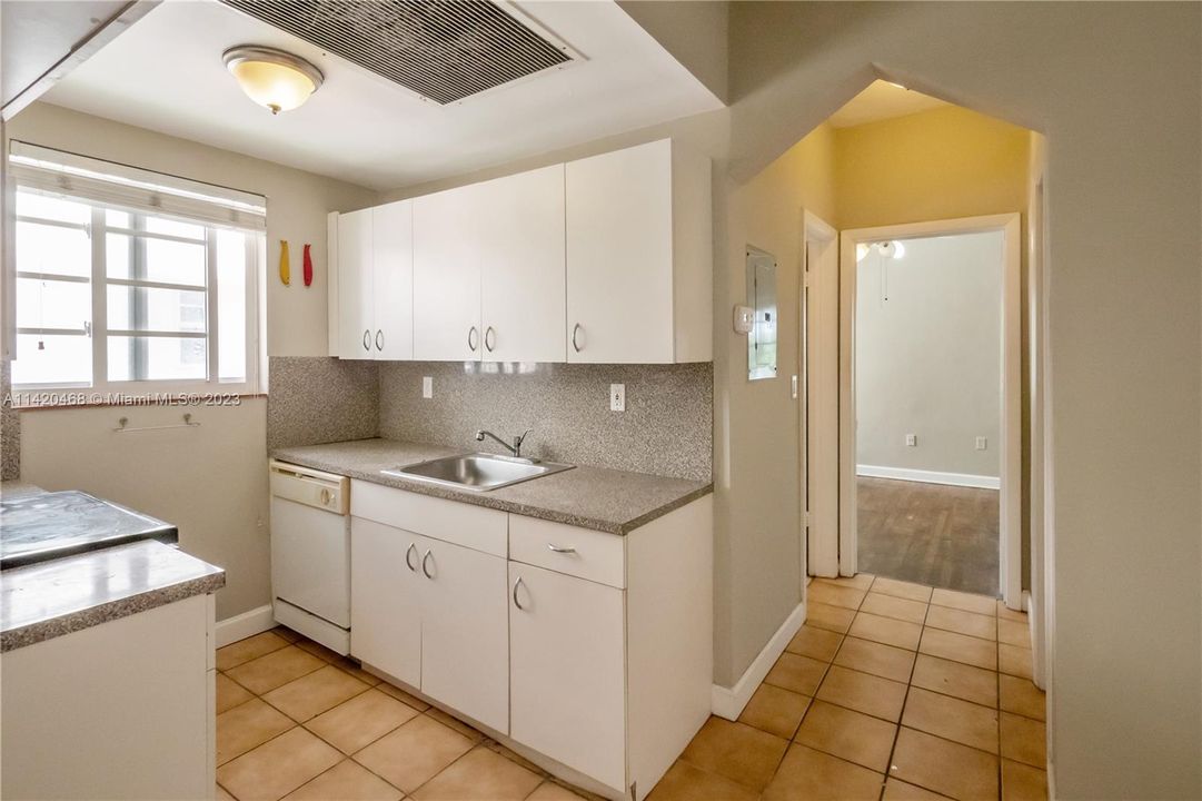 Недавно продано: $249,500 (1 спален, 1 ванн, 500 Квадратных фут)