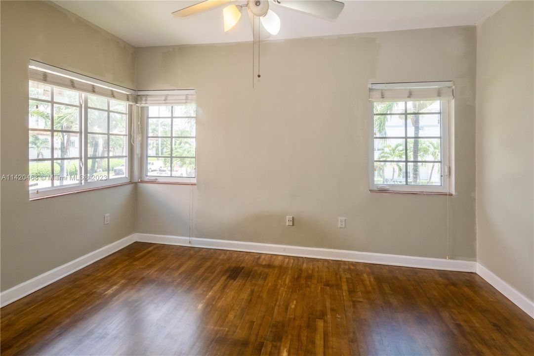 Недавно продано: $249,500 (1 спален, 1 ванн, 500 Квадратных фут)