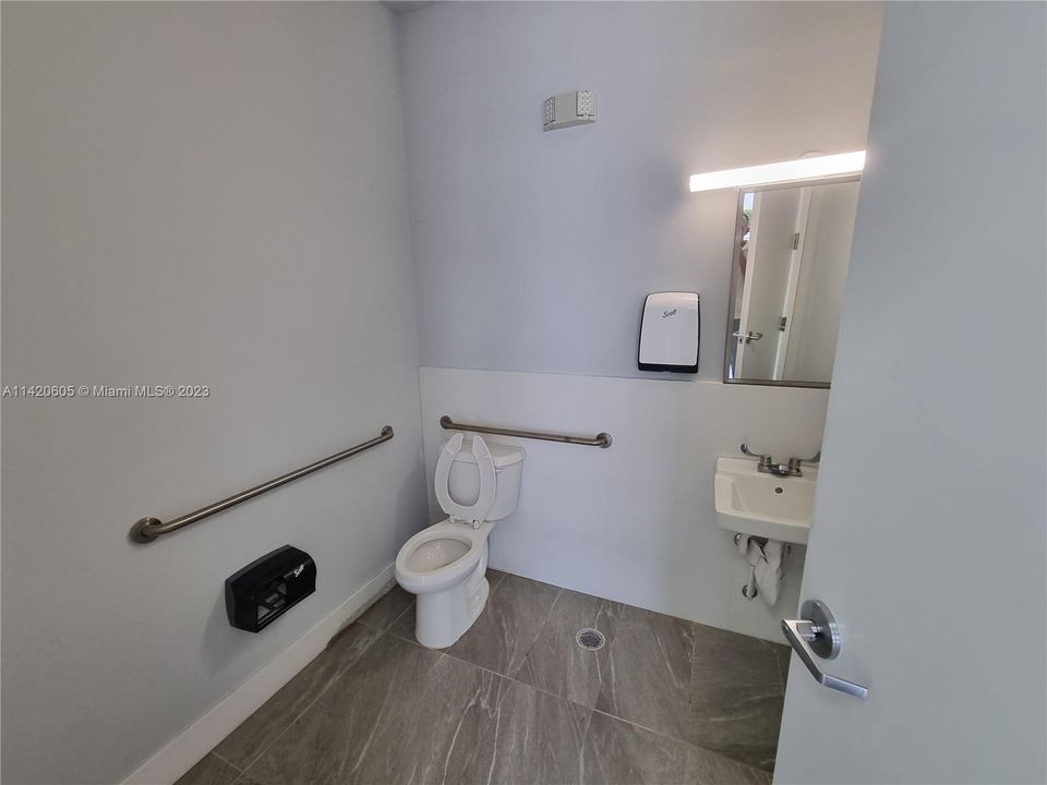 Недавно арендовано: $3,900 (0 спален, 0 ванн, 0 Квадратных фут)
