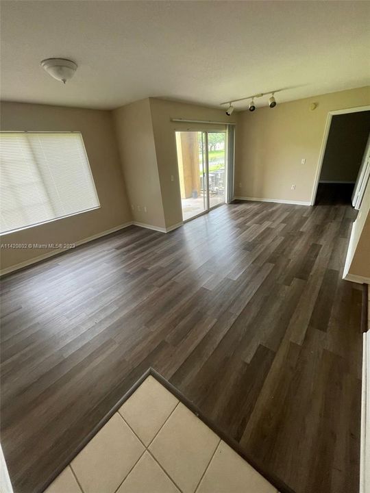 Recently Rented: $1,650 (1 beds, 1 baths, 757 Square Feet)
