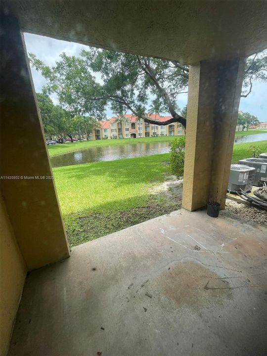 Recently Rented: $1,650 (1 beds, 1 baths, 757 Square Feet)