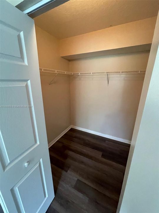 Recently Rented: $1,650 (1 beds, 1 baths, 757 Square Feet)