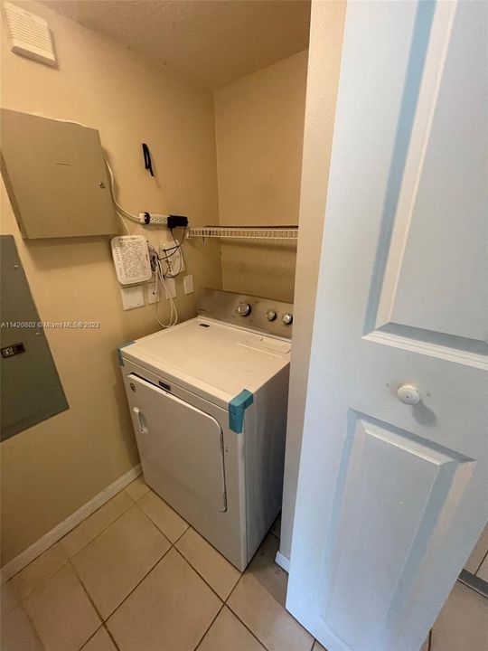 Recently Rented: $1,650 (1 beds, 1 baths, 757 Square Feet)