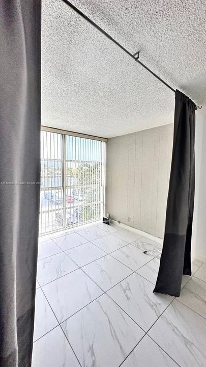 Recently Rented: $1,950 (1 beds, 1 baths, 820 Square Feet)